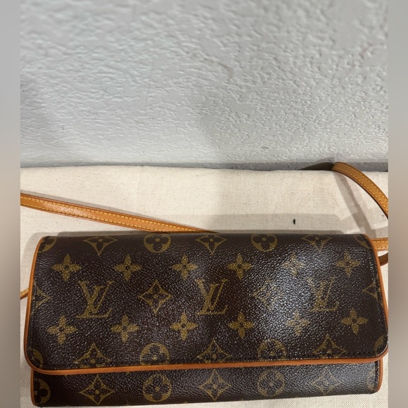 Louis Vuitton Monogram Pochette Twin Shoulder Bag - Picture 3 of 13
